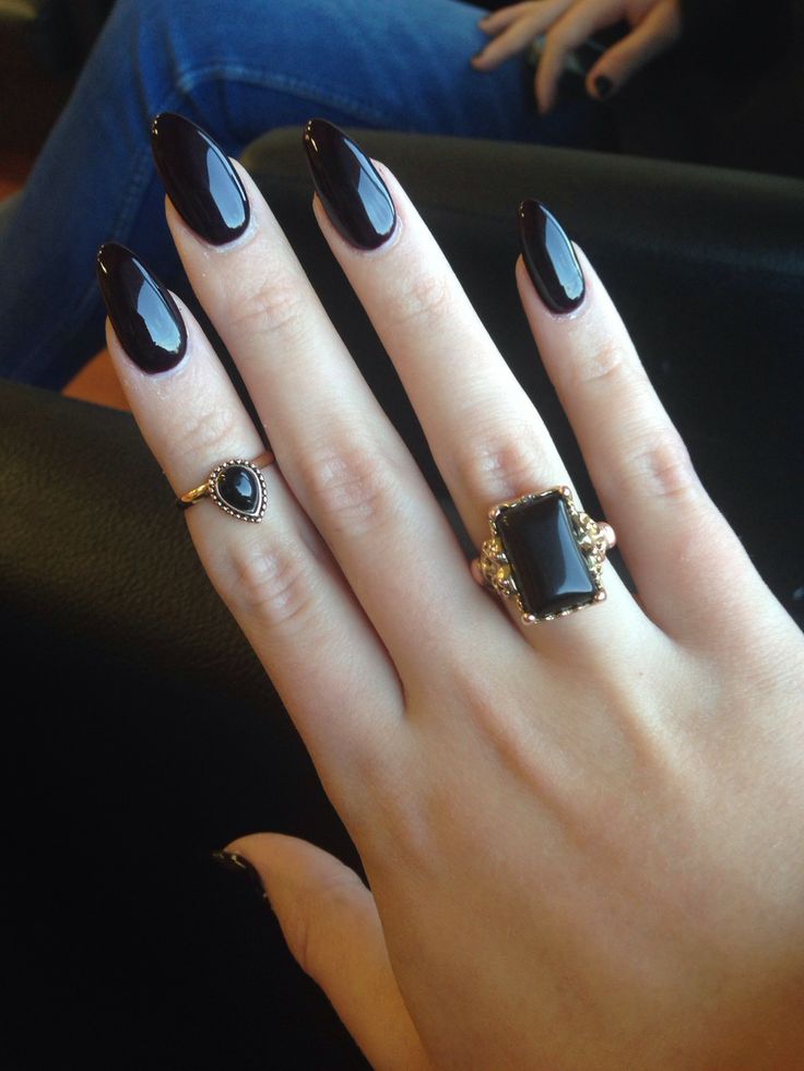15 Pointy Nail Designs for You to Rock the Holidays - Pretty Designs