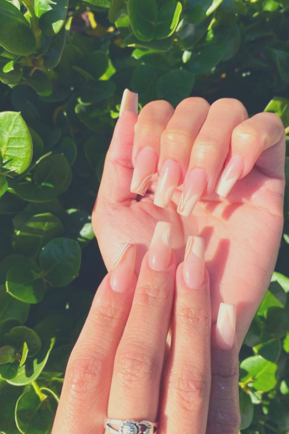 35 Clear acrylic nails are a natural way to try them in 2021